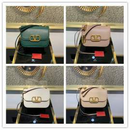 Picture of Valentino Handbags _SKUfw175674374fw